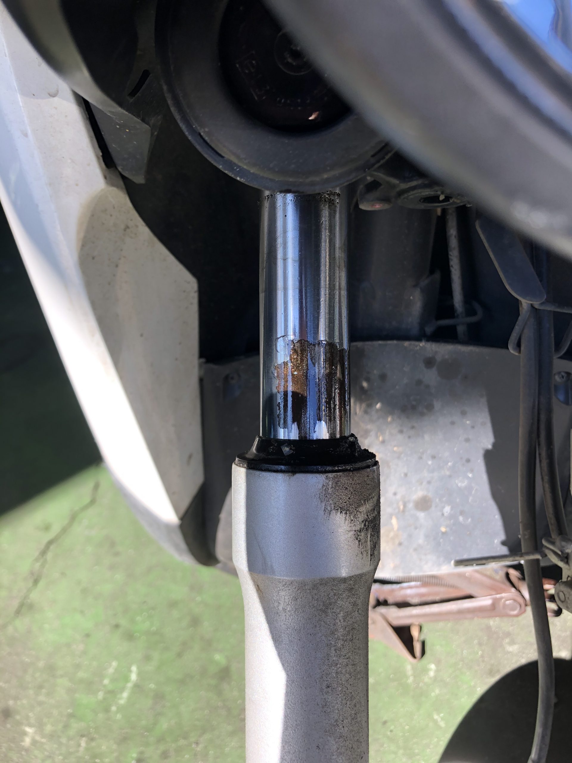 即決　純正　漏れOK　メッキキャップ付　フロント　フォーク　　ボルティ Type T　　普通のボルティにも NJ47A ボルティー　130ATY5 即決 純正 漏れOK メッキキャップ付 フロント フォーク ボルティ Type